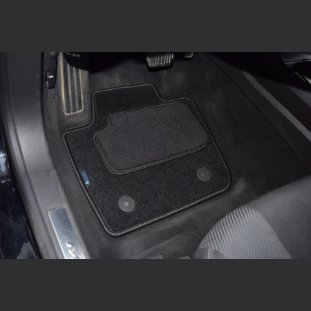Dywaniki welurowe Ford Mondeo MK5 2014-2021r. w jakości ECONOMY - na Zamówienie kolory do wyboru.